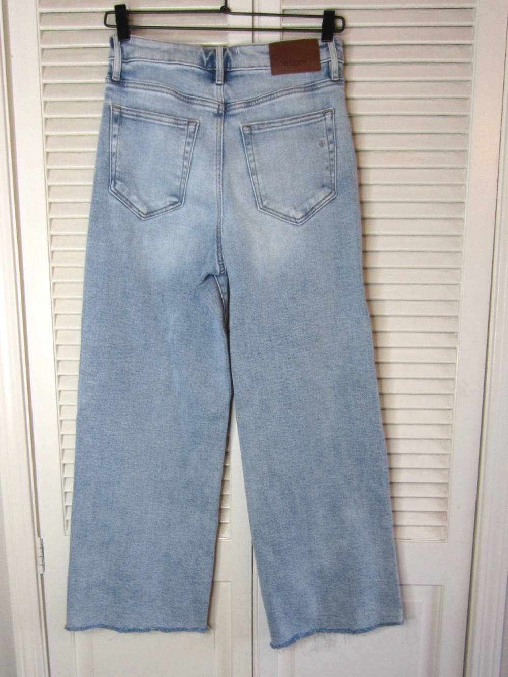 Hidden Cropped Wide-Leg Jean in Light Wash - Size 26 - Picture 7 of 7